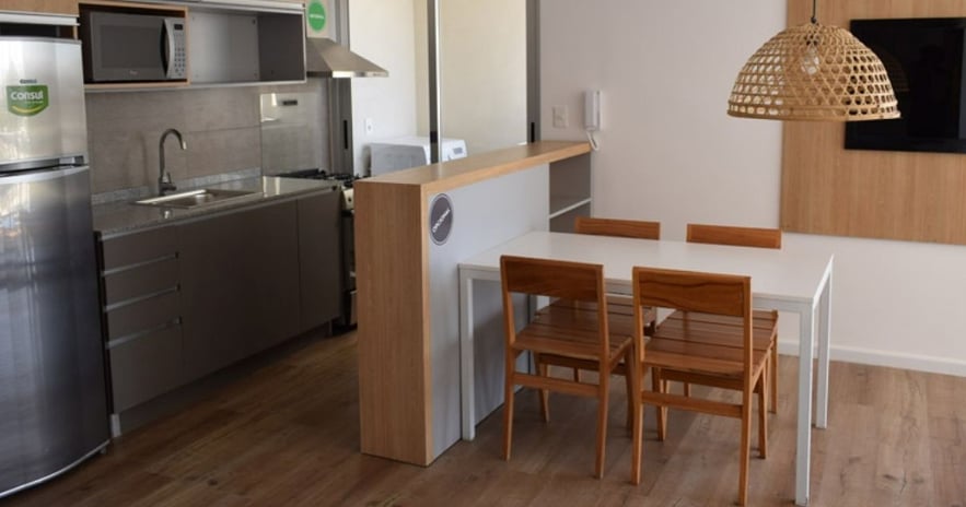 Interior de un apartamento en Nostrum Plaza de la sociedad de arquitectos Plan Proyecto Consultores